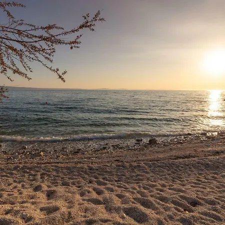 Luxury Karla ベッド・アンド・ブレックファスト 4*