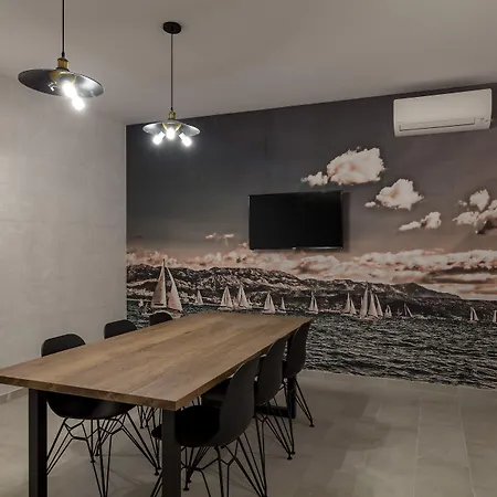 Luxury Karla Bed and Breakfast Ποντστράνα