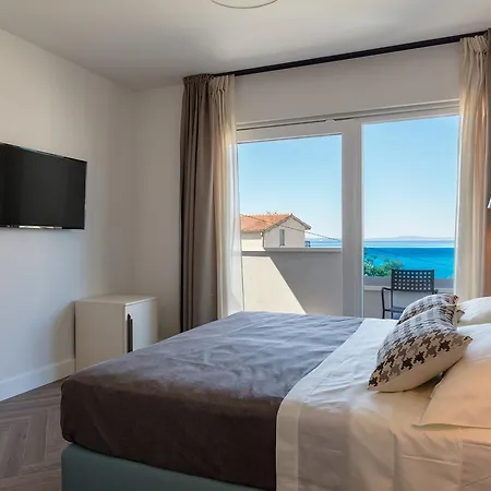 Luxury Karla 4* Ποντστράνα