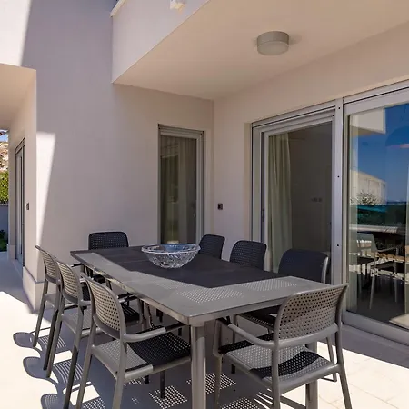 krevet i doručak Luxury Karla 4*