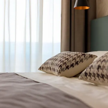 Luxury Karla Bed and Breakfast 4*